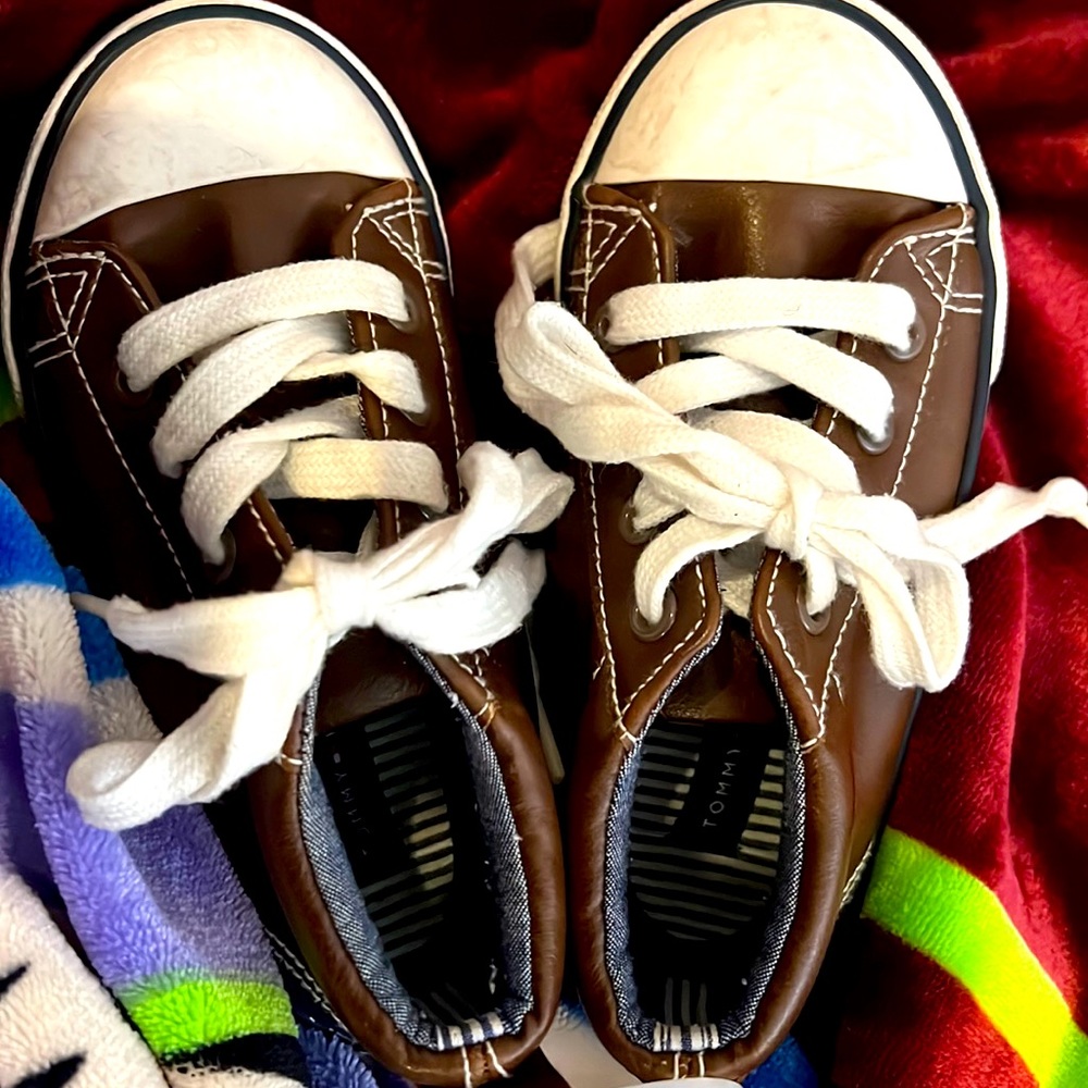 Tommy Hilfiger Brown sneakers Toddler size 10 Used